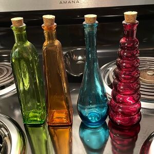 Set of 4 oil containers